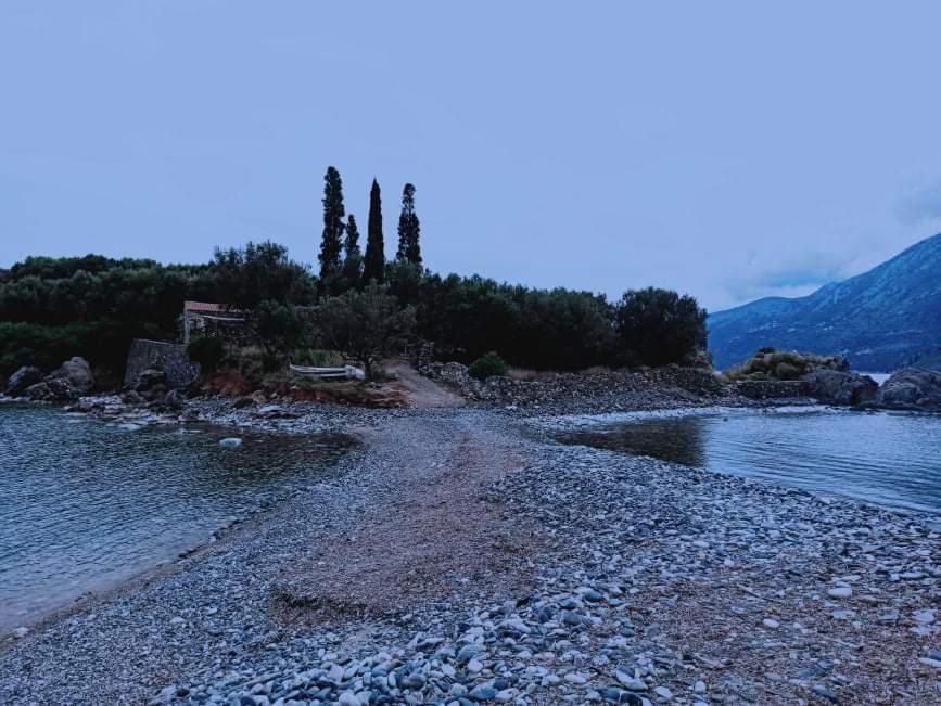 Villa Smaragda Liménion Exteriör bild