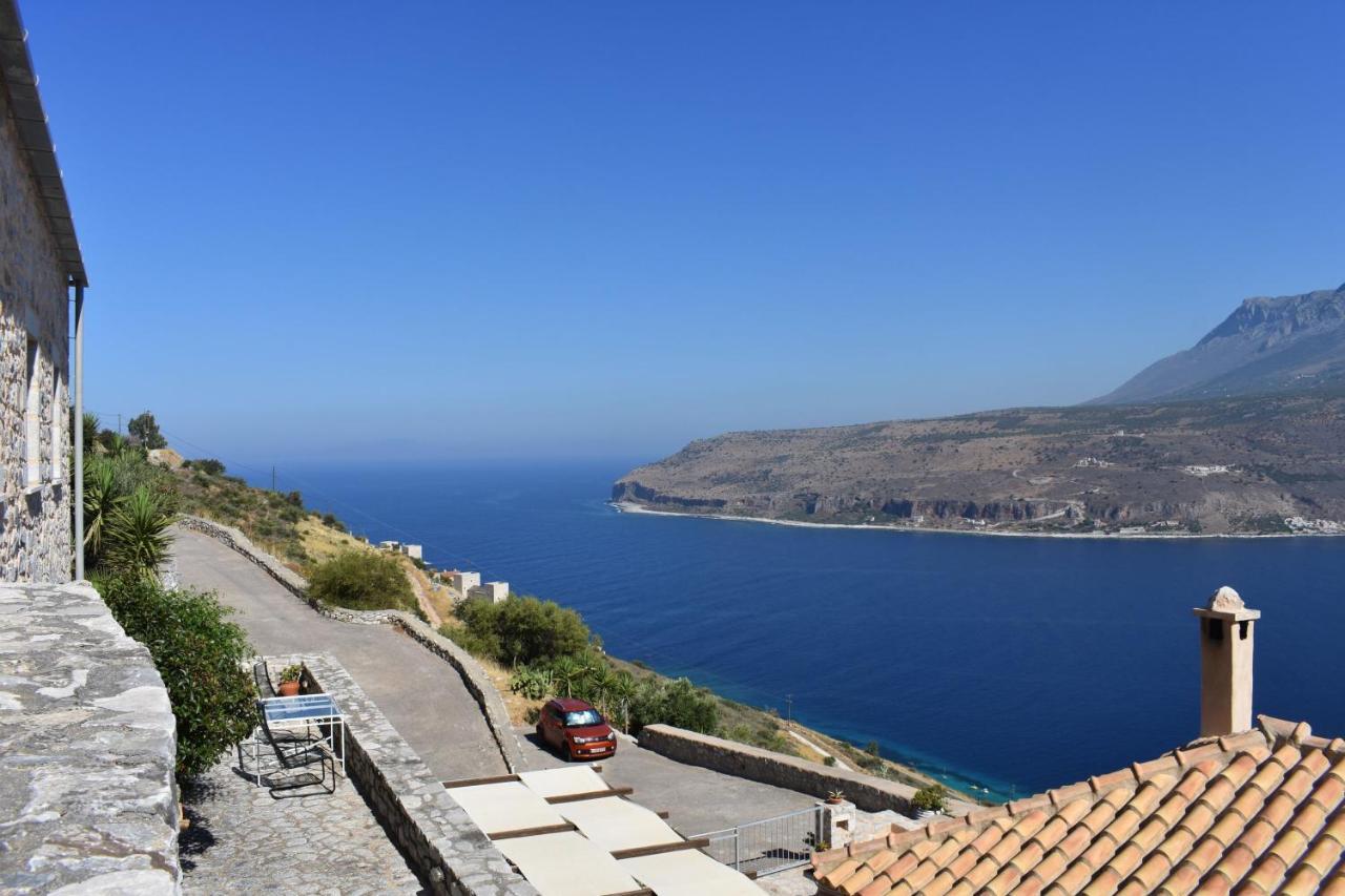 Villa Smaragda Liménion Exteriör bild