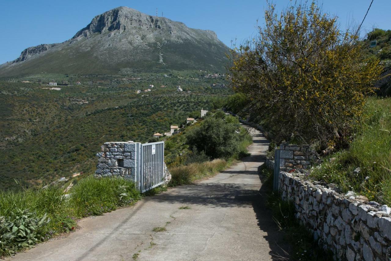 Villa Smaragda Liménion Exteriör bild