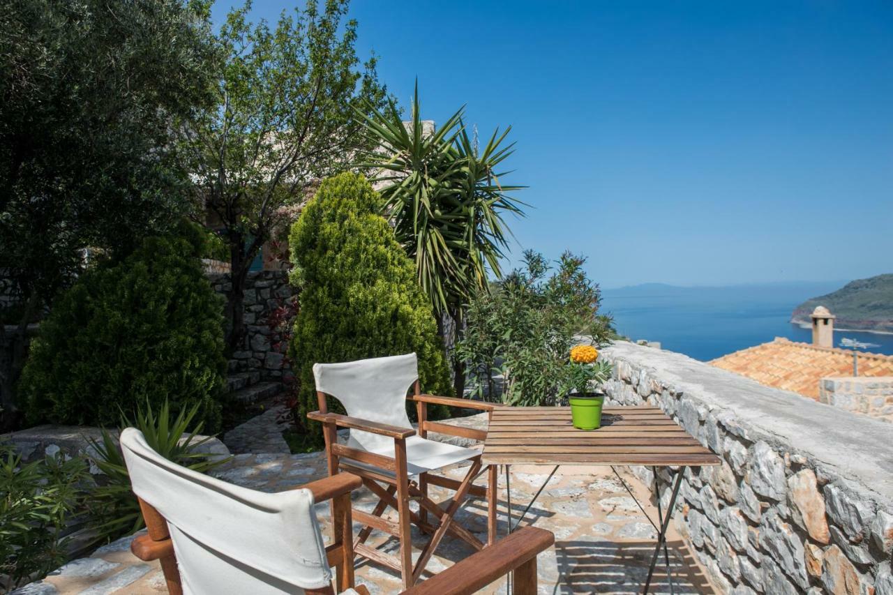 Villa Smaragda Liménion Exteriör bild